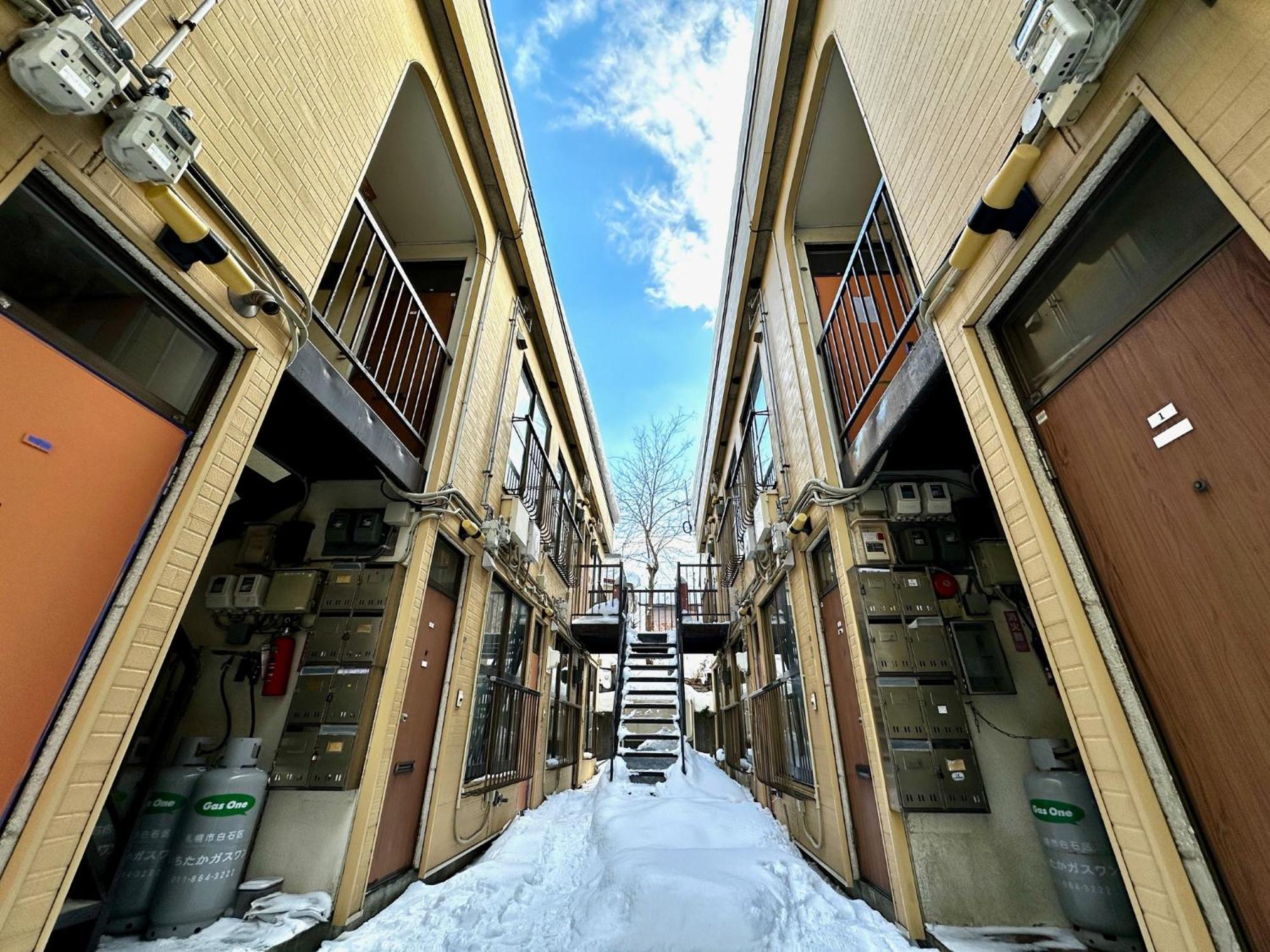 1-3ス　地下鉄徒歩圏内サービスアパ―トメントsapporo Shiroish Istation エアコンネット完備 Apartment Tsukisappu Exterior photo